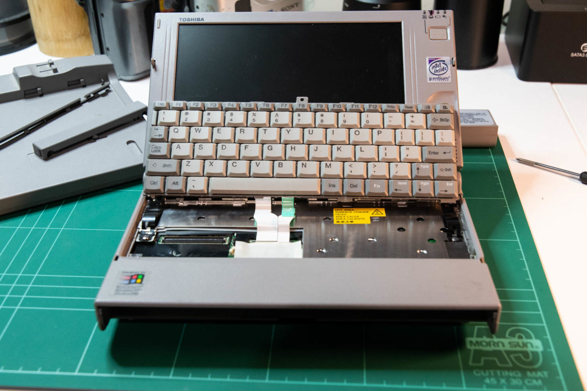 The keyboard removed from the Libretto 100CT