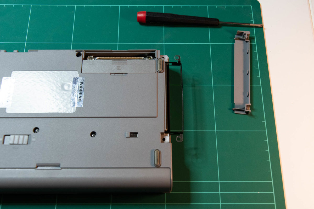 Removing the outer hard drive cover of the Libretto 100CT
