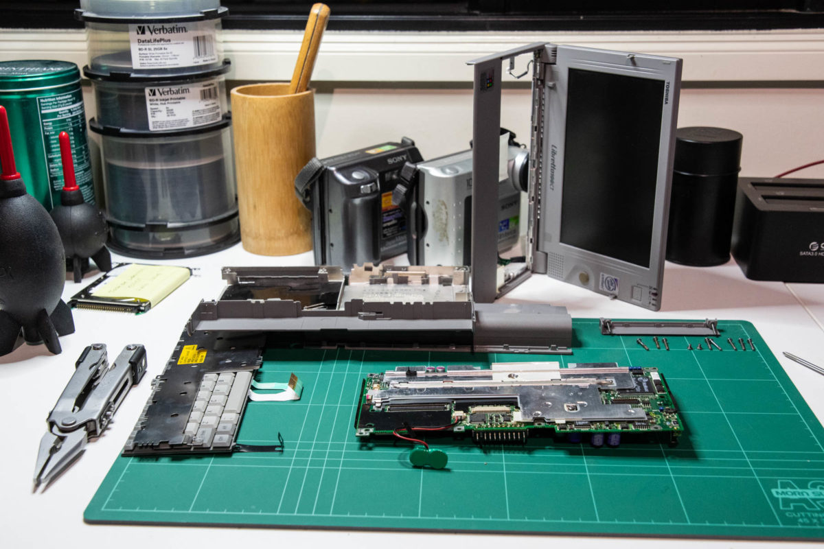 Disassembly of the Libretto 100CT to get to the IDE port on the motherboard.